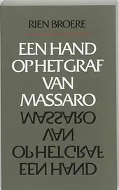 Een hand op het graf van Massaro cover image